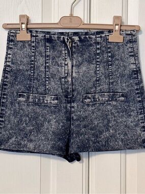 High-Waist Acid Wash Women's Shorts - Black